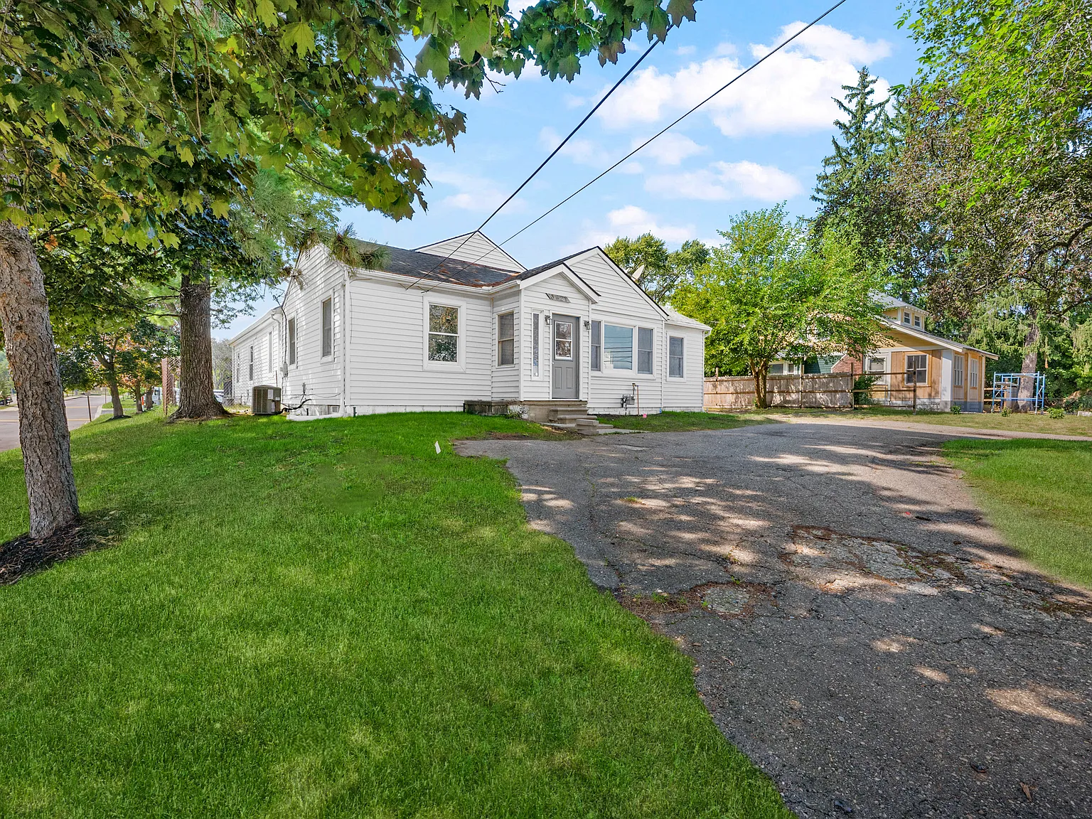 3 bed, 2078 sqft, $2,800 — Photo 4