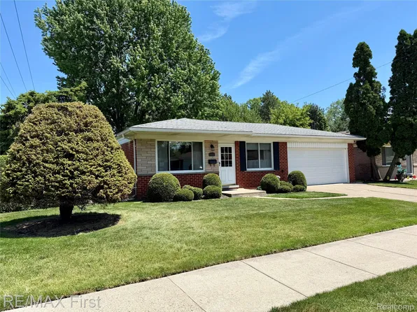 25886 Masch Ave, Warren, MI 48091