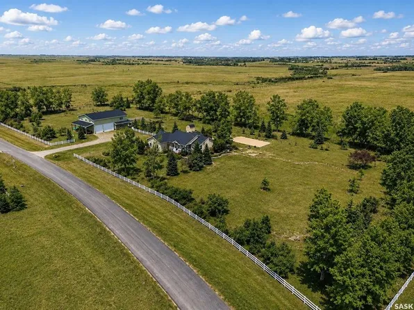 16 Poplar TRAIL, Edenwold Rm No.158, SK S4L 5B1