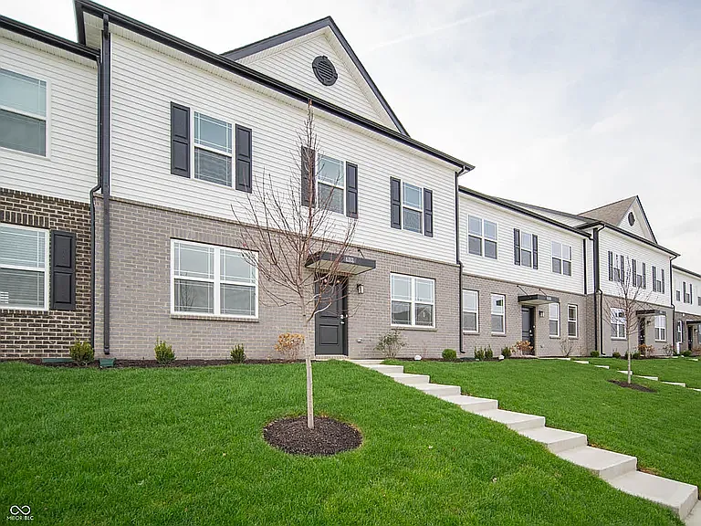 3 bed, 2050 sqft, $2,199 — Photo 2