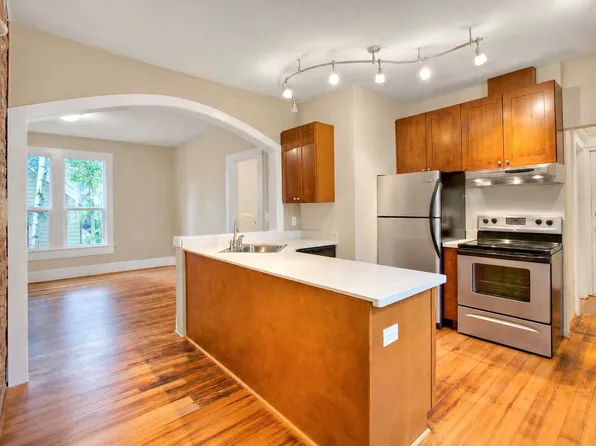 Top-Floor 3bed/1bath Duplex Unit in Cherry Hill!, 164 15th Ave, Seattle, WA 98122
