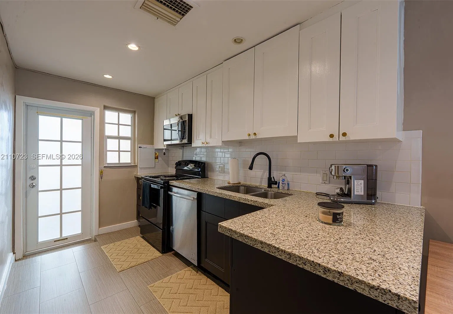 The Gatsby Condo — Photo 2