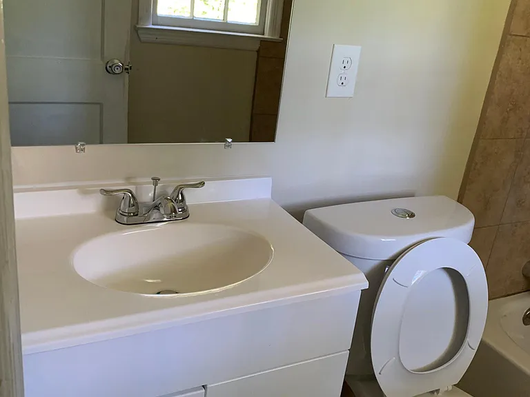 1423 Oberle Ave — Photo 5