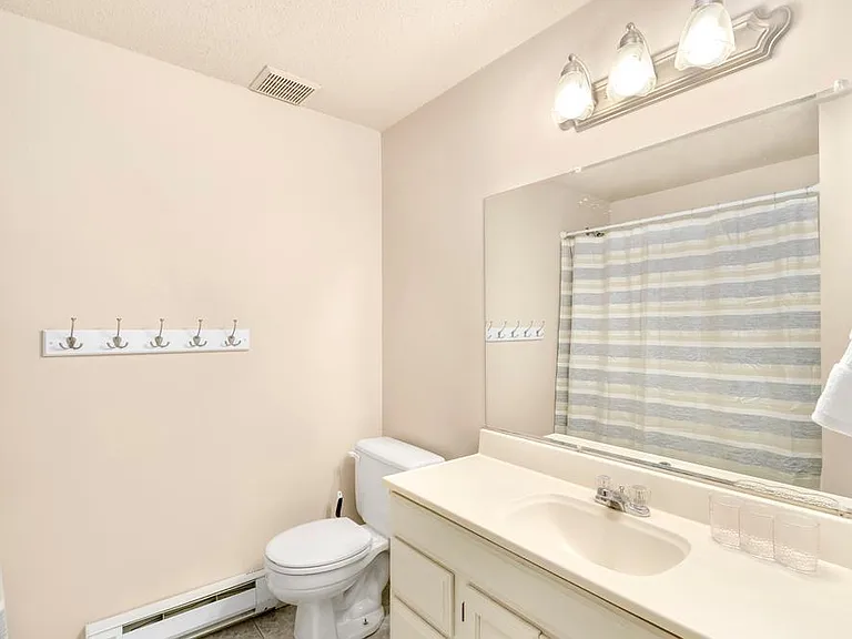 1040 Driftwood Dr — Photo 6