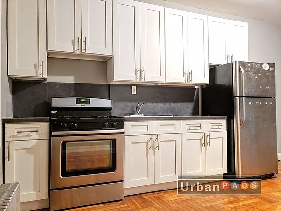 3rd image of 221 Linden Blvd APT D2