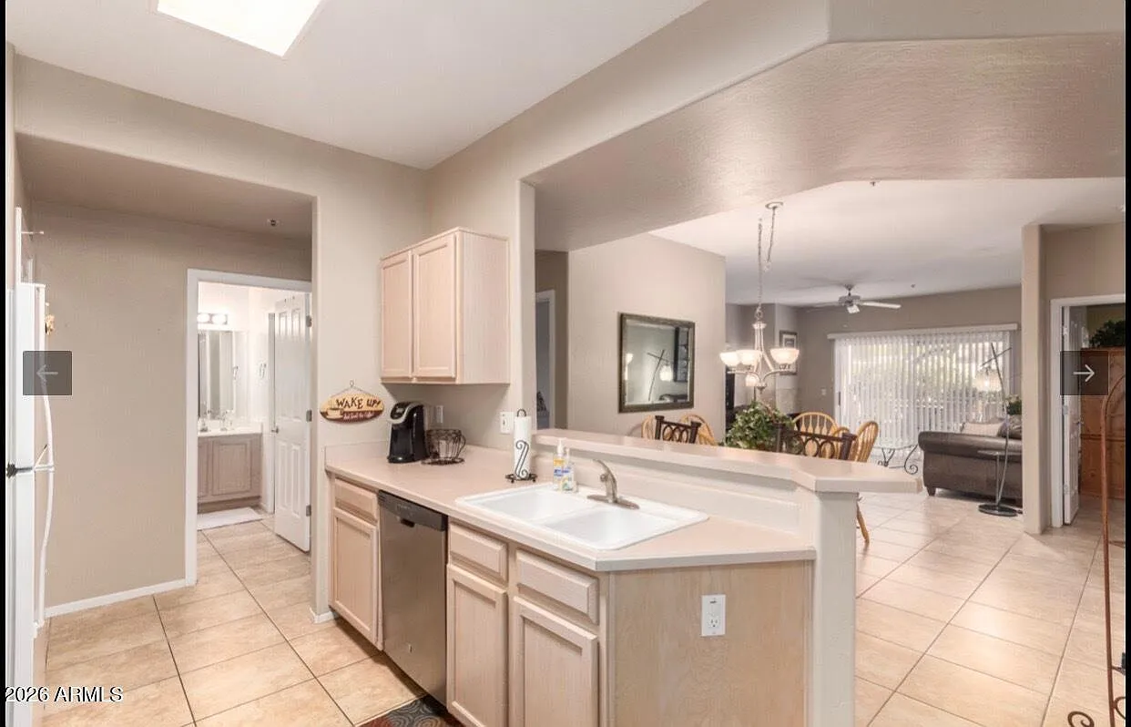 2 bed, 1298 sqft, $2,200 — Photo 2