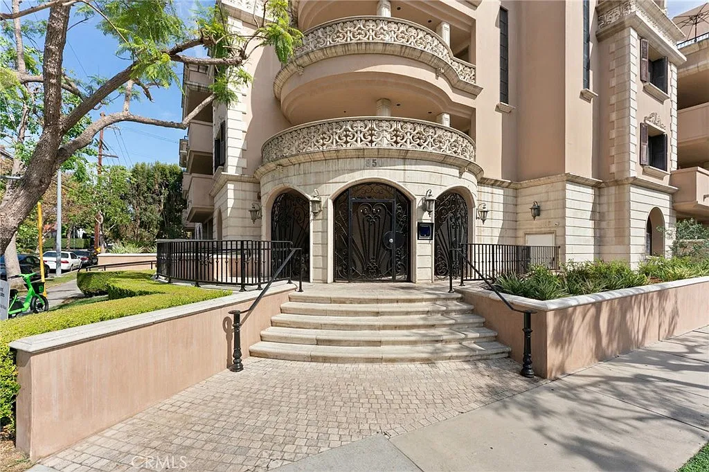 2 bed, 1767 sqft, $7,000 — Photo 2