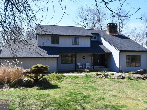 4908 Martha Ln, Schwenksville, PA 19473