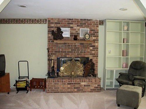 2nd image of 806 Bold St