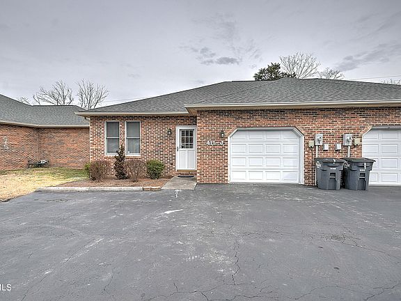 3rd image of 411 Eastley Ct APT J