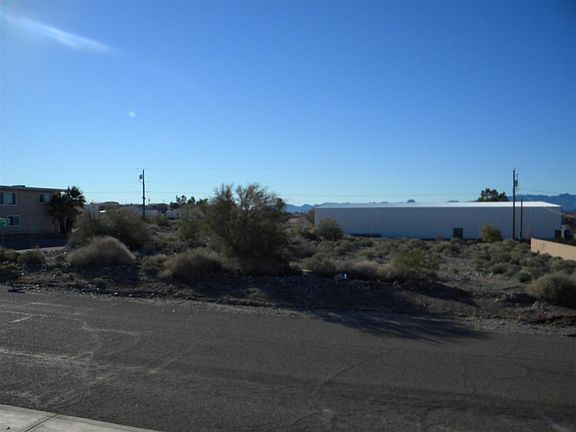 2nd image of 2940 Palisades Dr