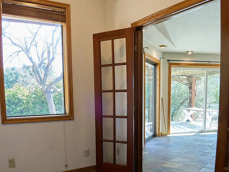 397 Loftyhill Dr — Photo 9