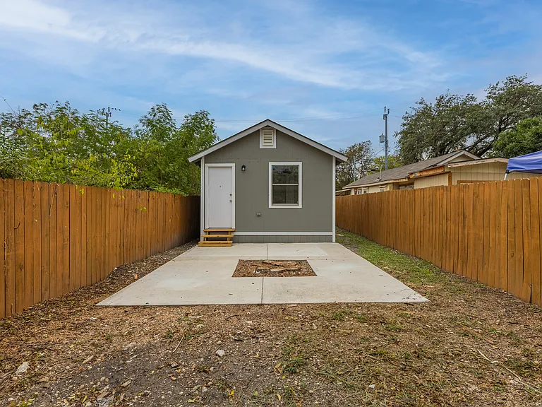 125 Forrest Ave — Photo 13