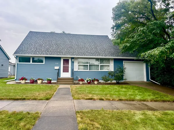 310 S Harrison Ave, Pierre, SD 57501