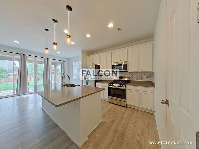9831 Jaggar Way — Photo 3