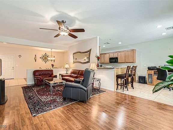 5th image of 3241 Flyway Ct