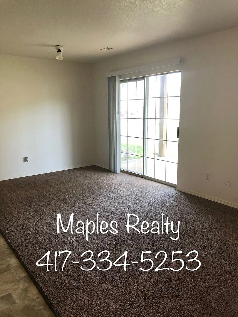 Walk-in Unfurnished 1 Bedroom / 1 Bath in Branson — Photo 1