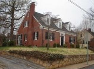 318 Oakridge Ct, Front Royal, VA 22630