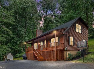 662 Northern Spy Dr, Linden, VA 22642