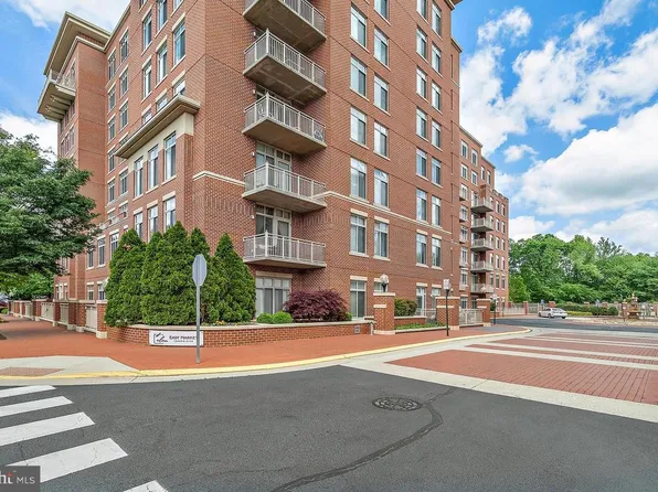 4480 Market Commons Dr Unit 310, Fairfax, VA 22033