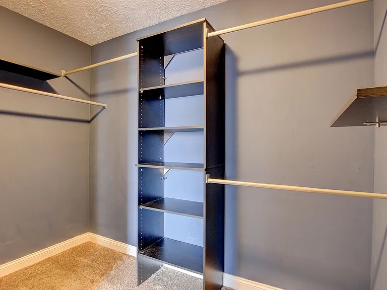716 Cavalier Dr — Photo 23