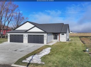 204 E Lillian Ave, Conrad, IA 50621