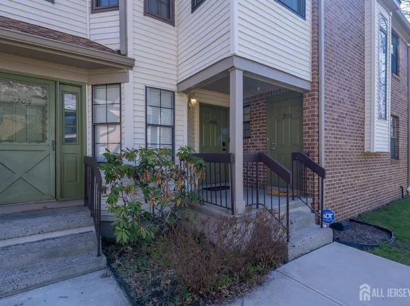 2706 Lighthouse Ln, Parlin, NJ 08859