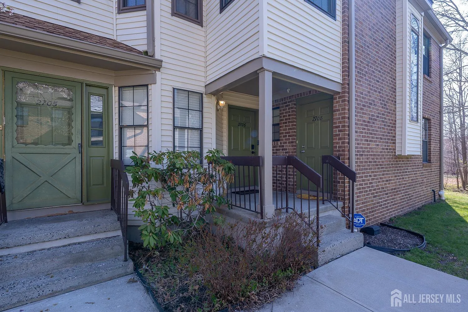 2706 Lighthouse Ln photo 1