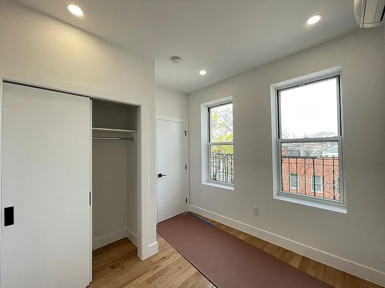 1652 Norman St #2F — Photo 7
