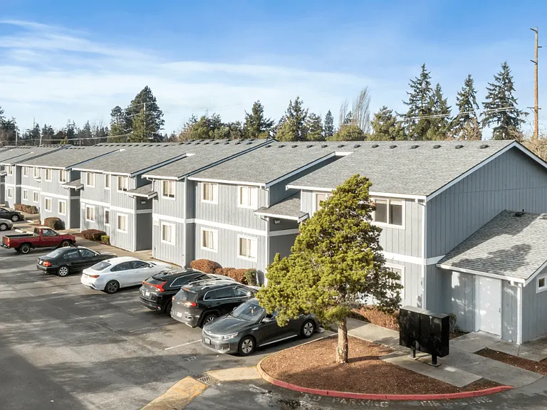 Golden Given Apartments — Photo 13