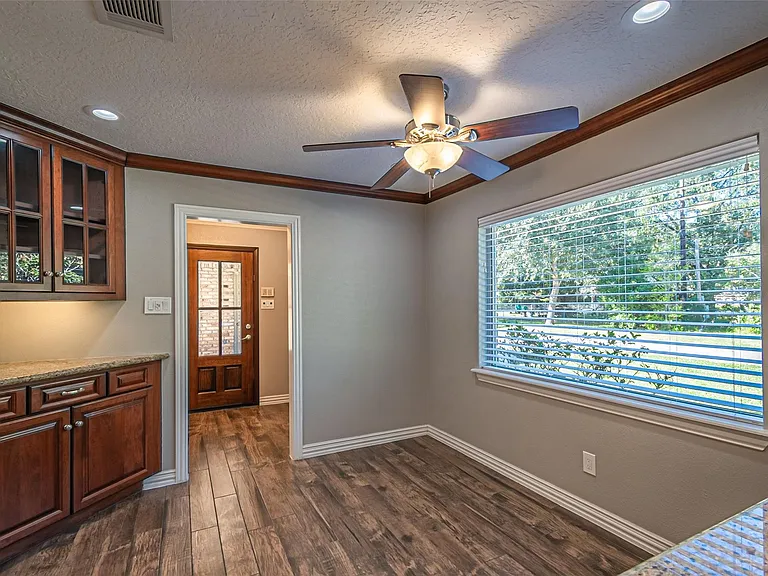 17615 Swansbury Dr — Photo 22