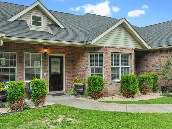 89 Cranfield Dr, Bella Vista, AR 72714