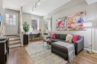 Wayne St-S0107-012.jpg