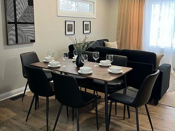 4th image of 1110 S Sumner St