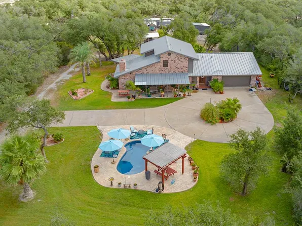 670 Jacoby Ln, Aransas Pass, TX 78336