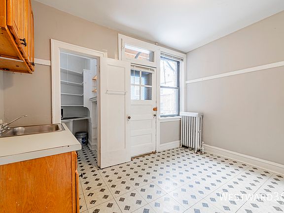 5th image of 6038 N Hermitage Ave #1