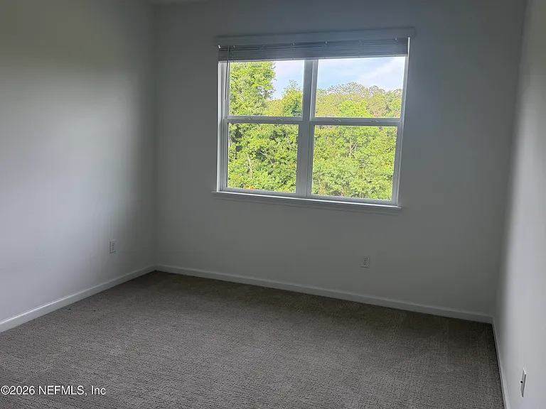 594 Cherry Elm Dr — Photo 16
