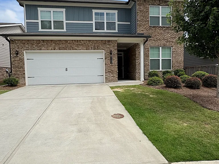 3405 Long Creek Dr — Photo 2