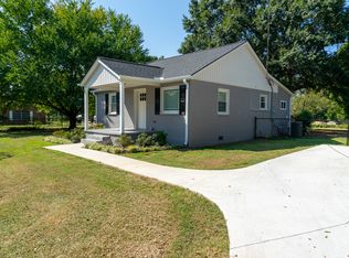 4 Hull Dr, Greenville, SC 29605