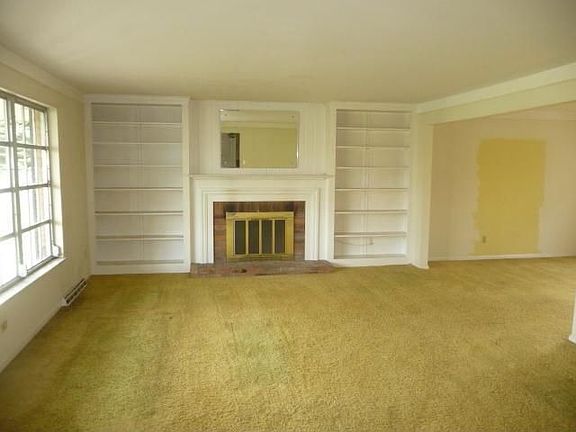 3rd image of 2818 Werkridge Dr
