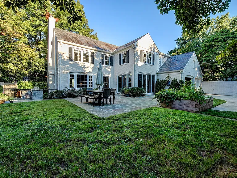 4509 Tournay Rd — Photo 1