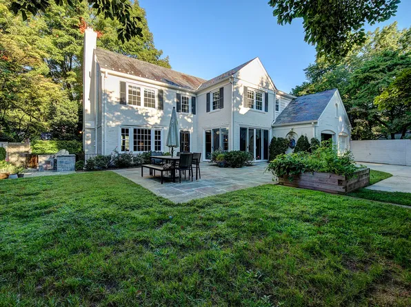 4509 Tournay Rd, Bethesda, MD 20816