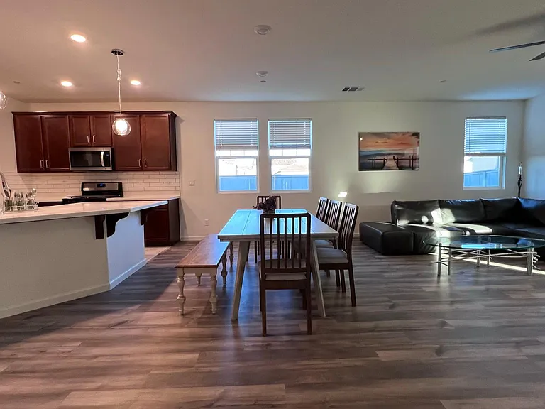 1400 Van Zee Dr — Photo 29