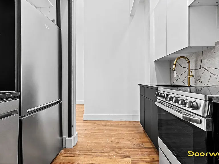 467 Grand St #4A — Photo 3