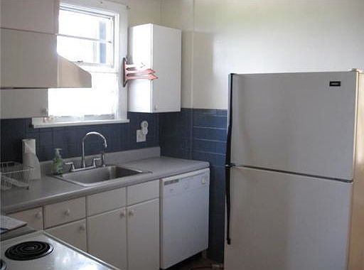 2nd image of 327 N L St
