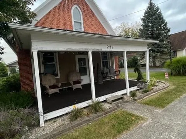221 S Patterson St, Carey, OH 43316