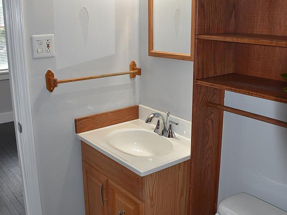 4th image of 7124 Lamont Dr