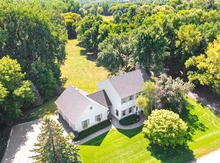 2155 Hillside Dr, Shakopee, MN 55379