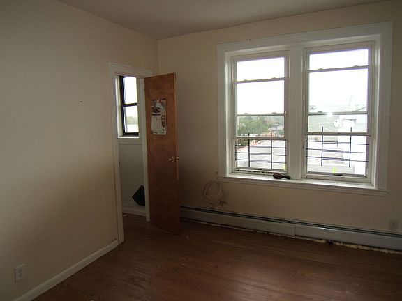 2nd image of 827 E 218th St APT 4