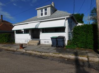 18 N Lincoln St, McAdoo, PA 18237